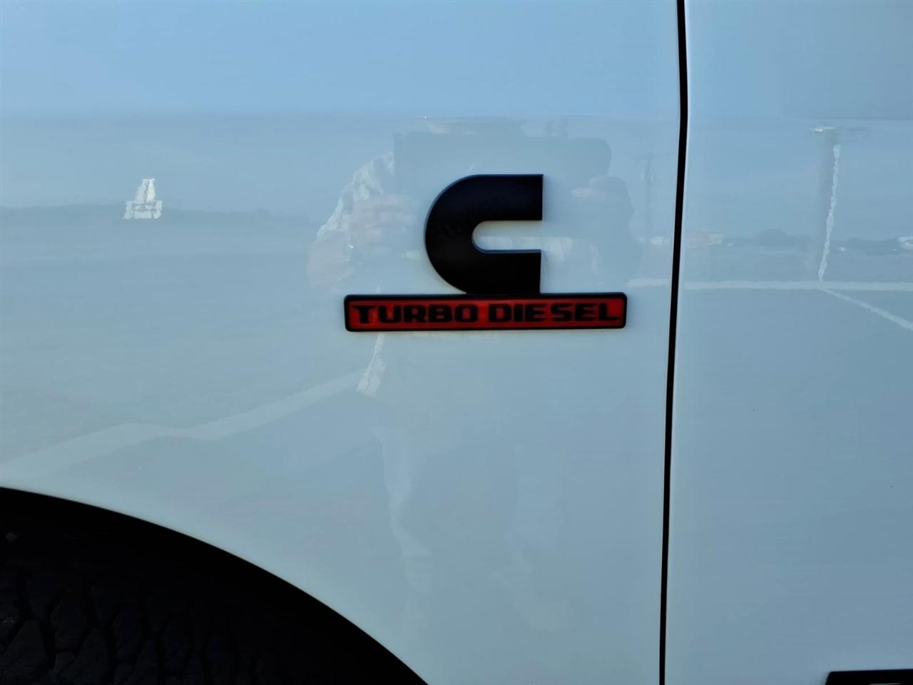 RAM 3500 Big Horn 4x4 Crew Cab 8' Box 2024