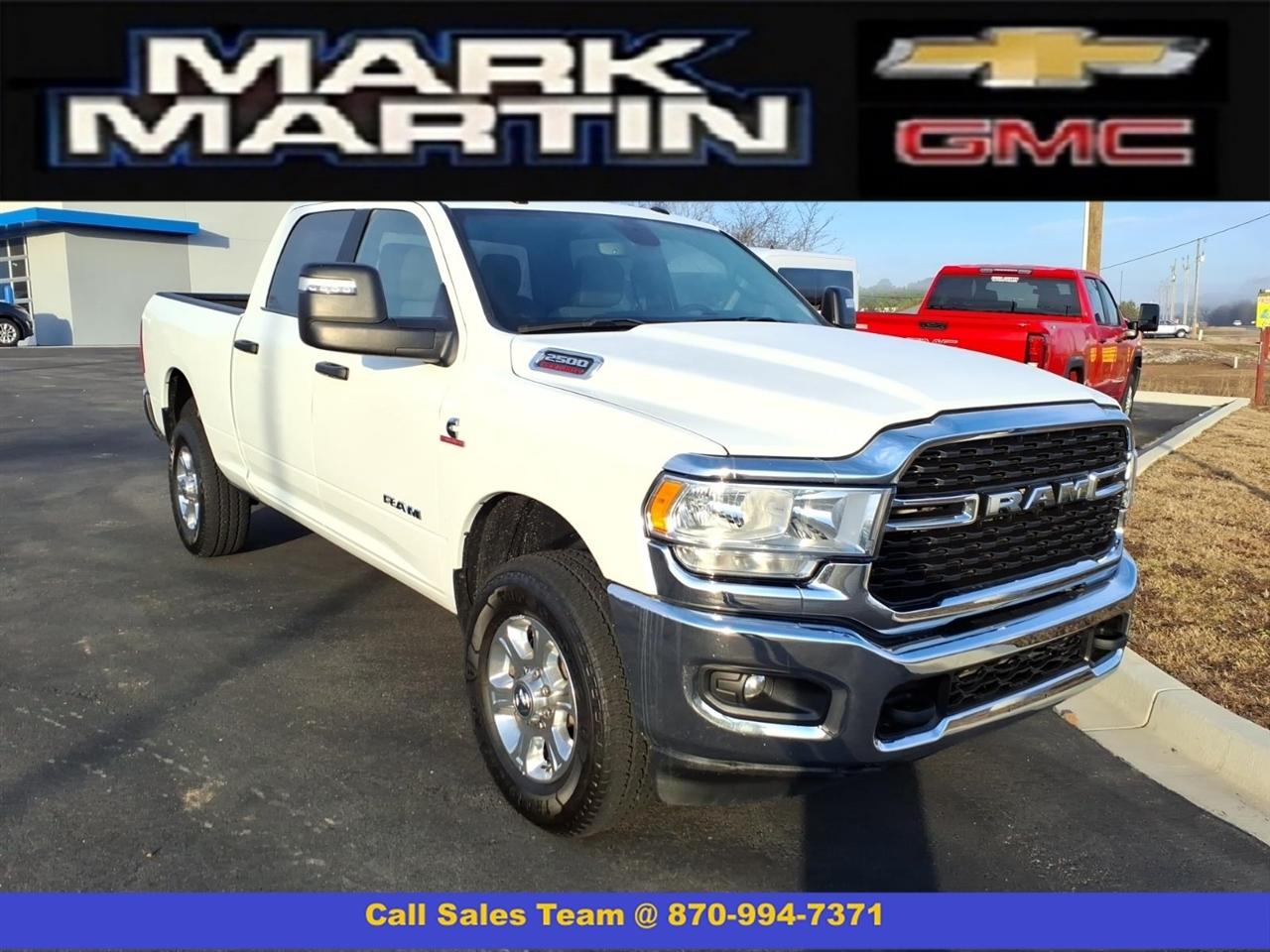 RAM 2500 Big Horn 4x4 Crew Cab 6'4" Box 2024