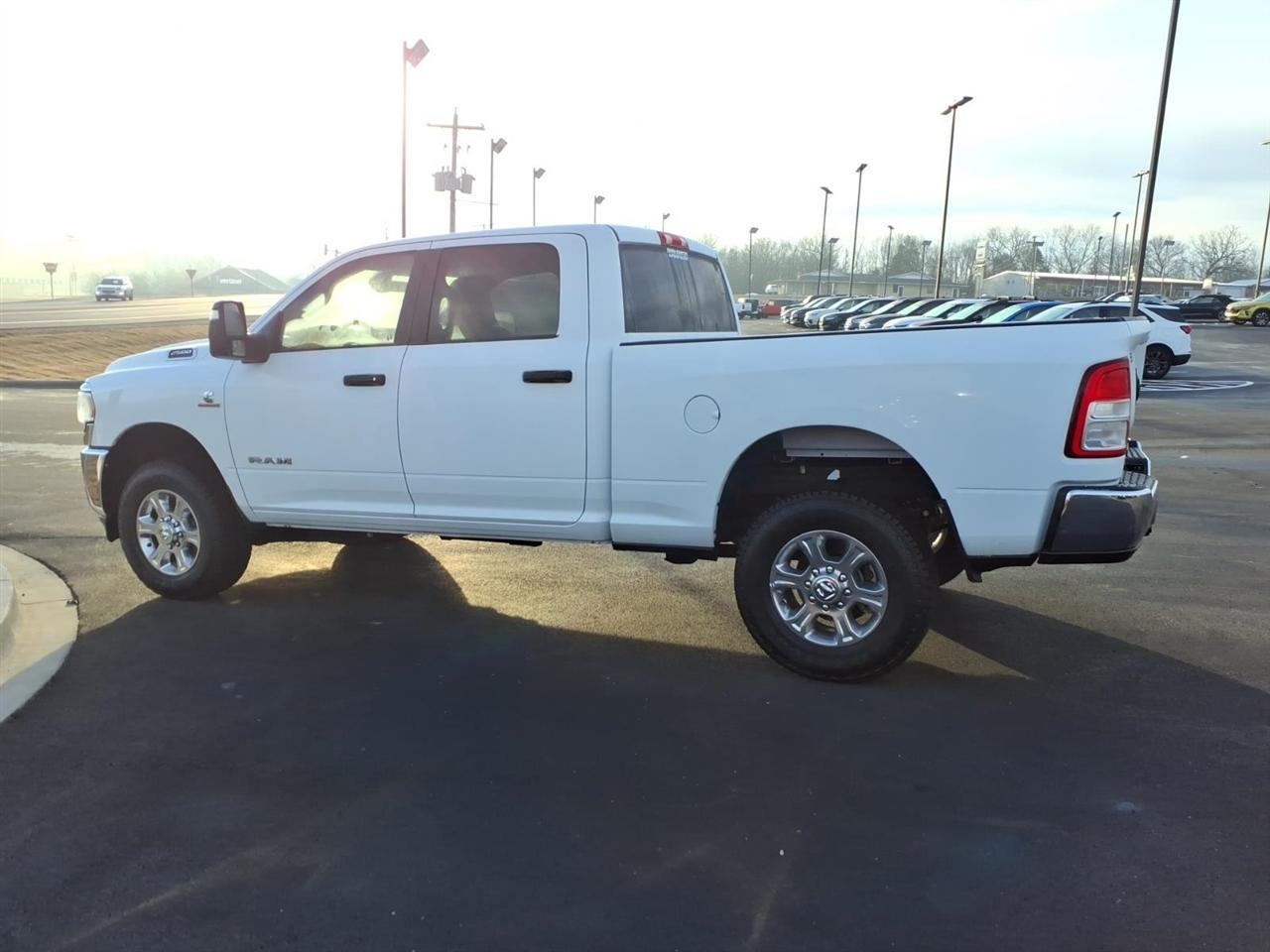 RAM 2500 Big Horn 4x4 Crew Cab 6'4" Box 2024