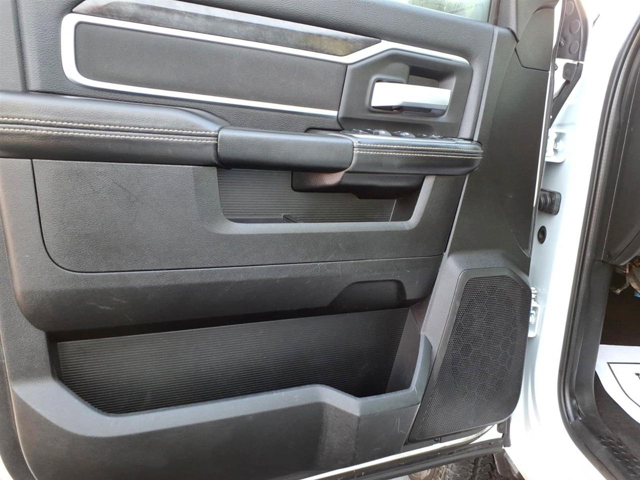 RAM 2500 Big Horn 4x4 Crew Cab 6'4" Box 2024