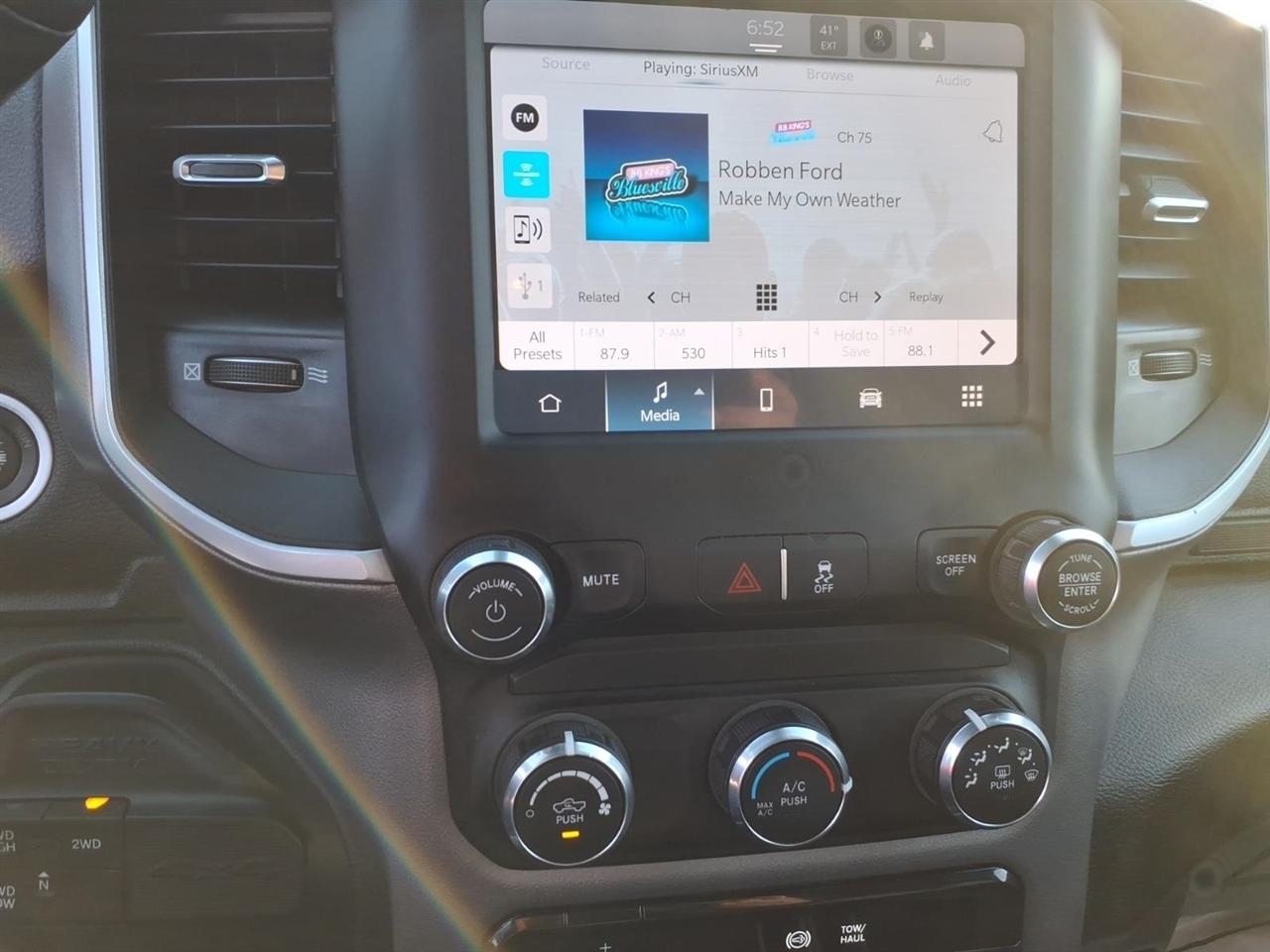 RAM 2500 Big Horn 4x4 Crew Cab 6'4" Box 2024