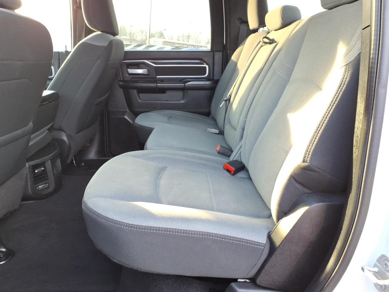 RAM 2500 Big Horn 4x4 Crew Cab 6'4" Box 2024