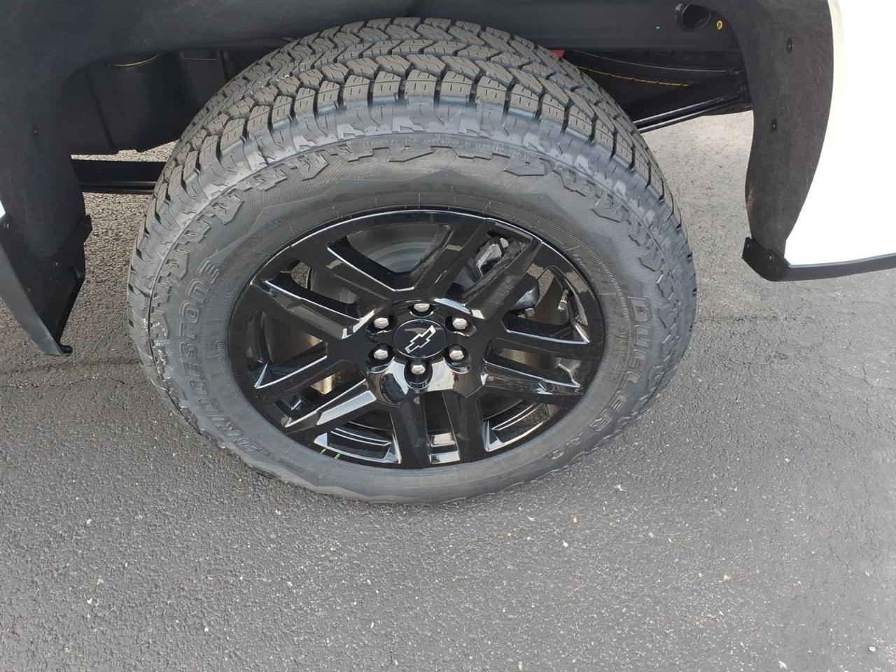 Chevrolet Silverado 1500 4WD Crew Cab 147" LT Trail Boss 2026