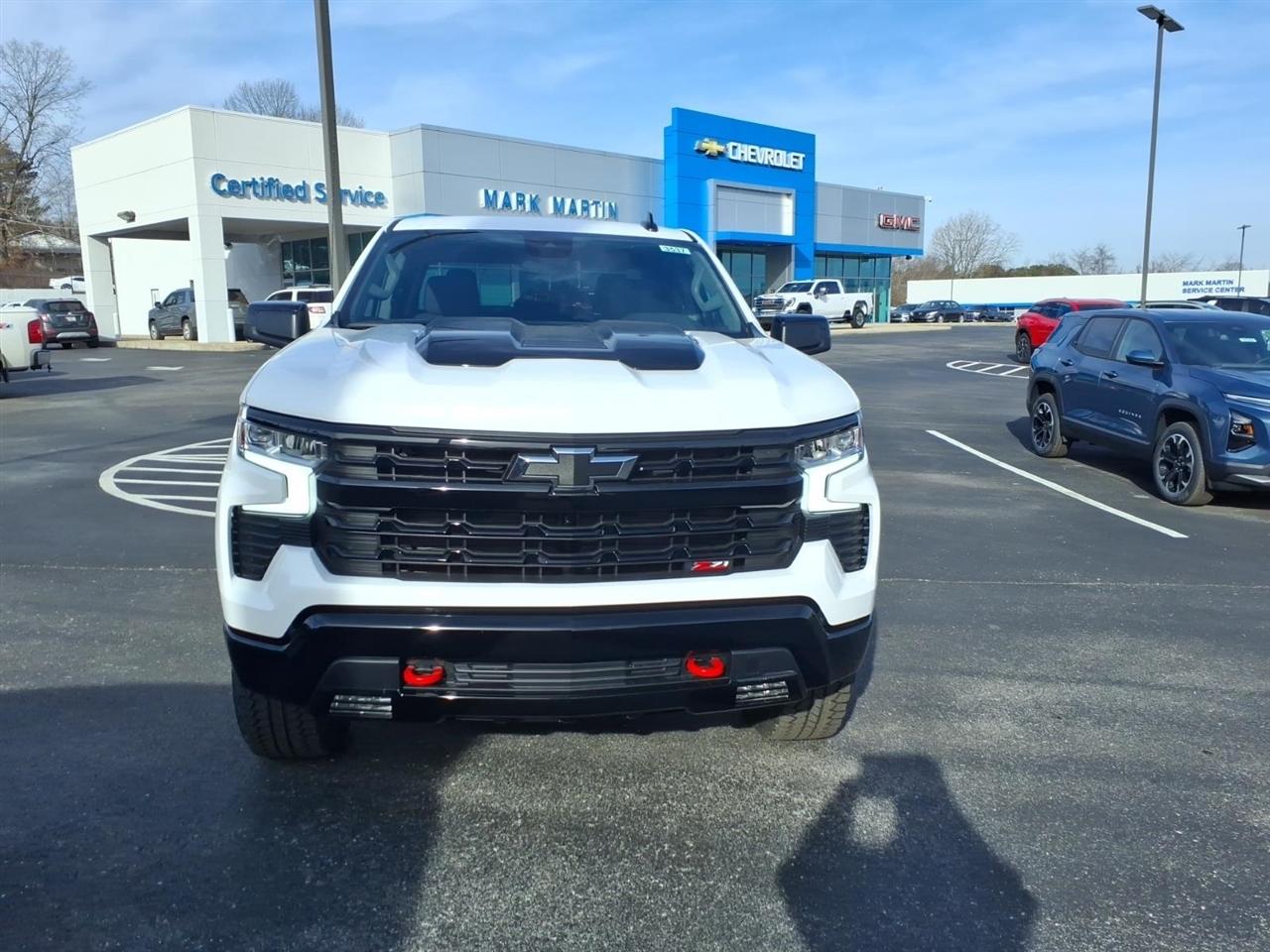 Chevrolet Silverado 1500 4WD Crew Cab 147" LT Trail Boss 2026