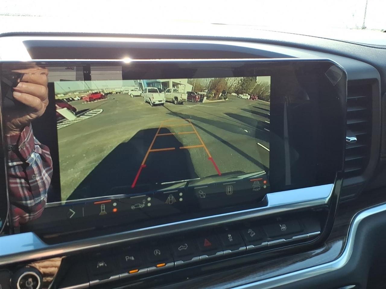 Chevrolet Silverado 1500 4WD Crew Cab 147" LT w/1LT 2026