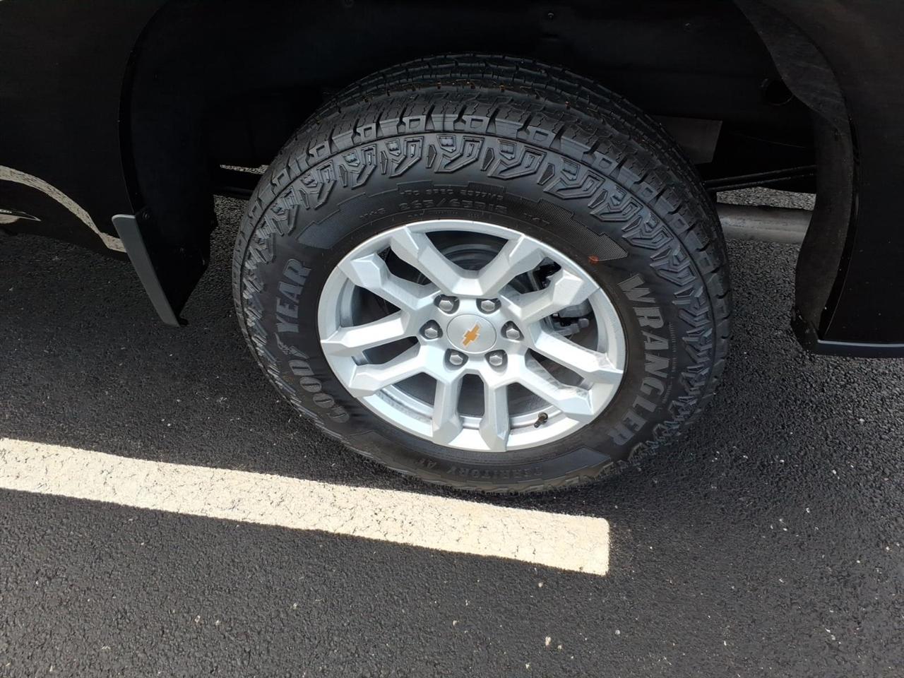 Chevrolet Silverado 1500 4WD Crew Cab 147" LT w/1LT 2026