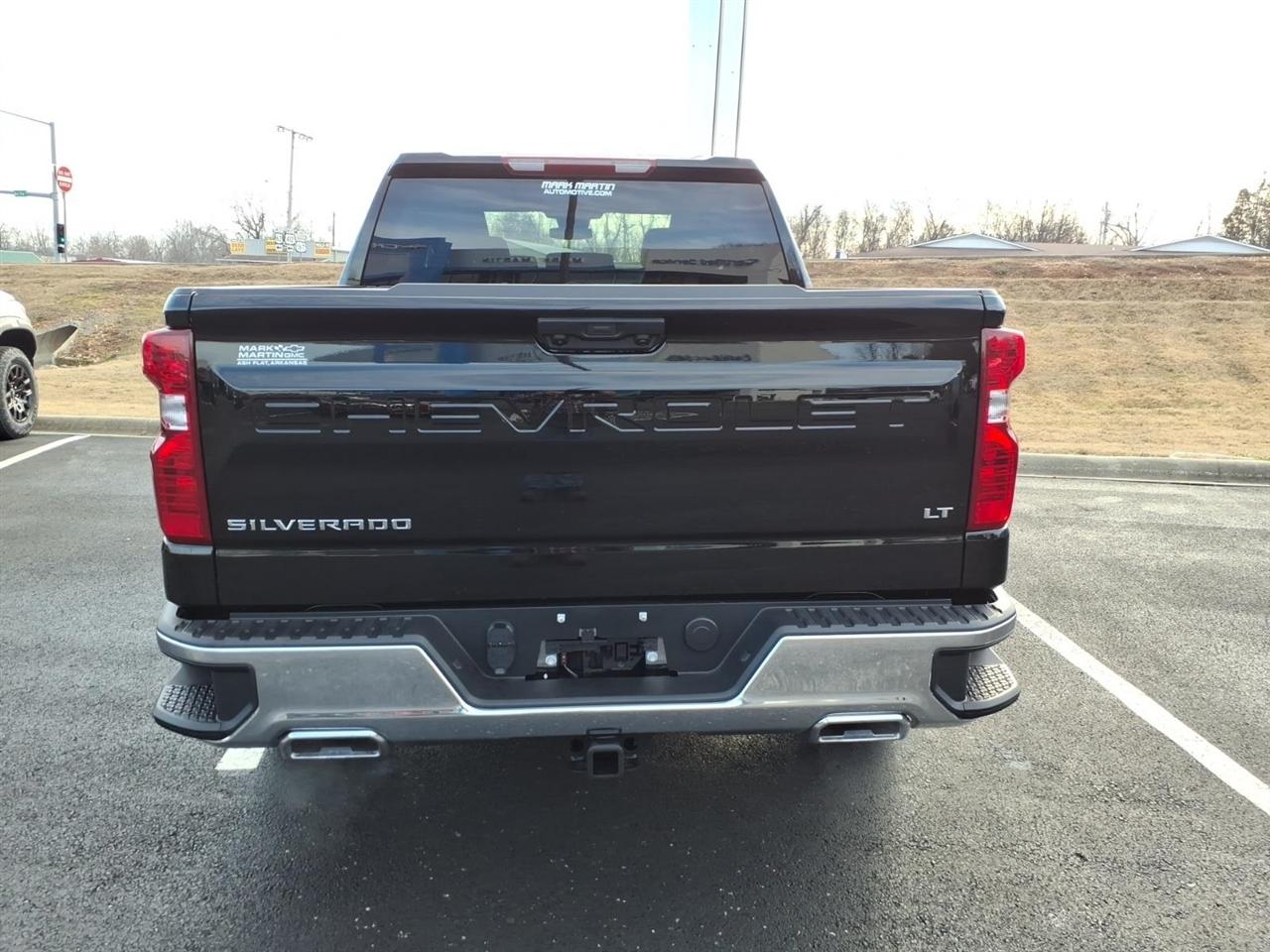 Chevrolet Silverado 1500 4WD Crew Cab 147" LT w/1LT 2026