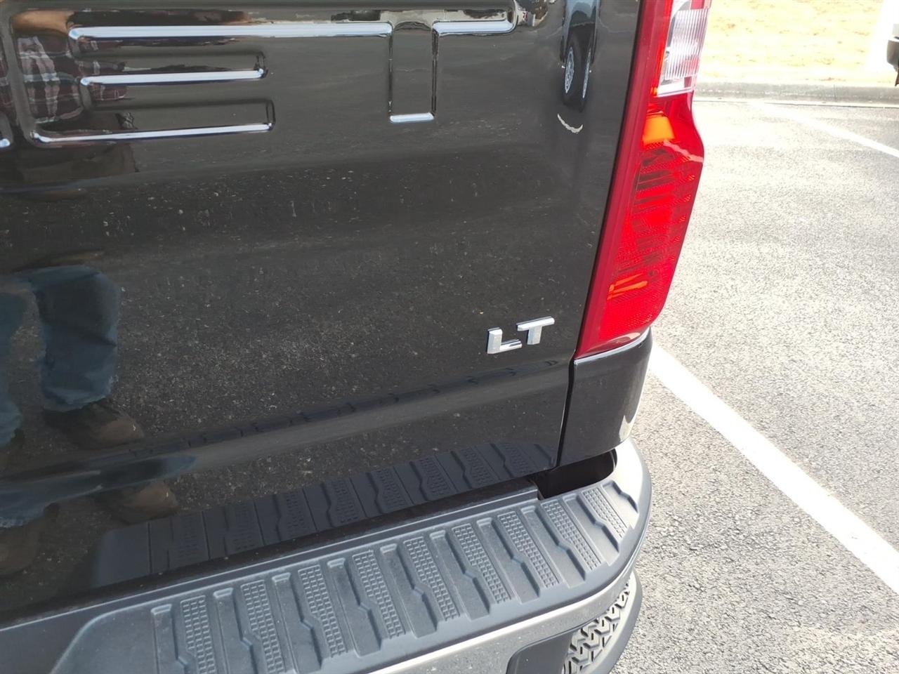 Chevrolet Silverado 1500 4WD Crew Cab 147" LT w/1LT 2026