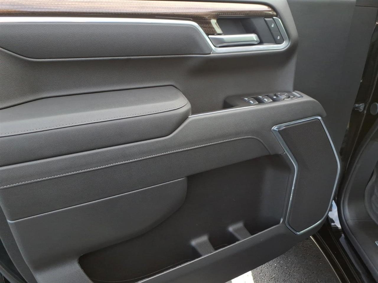 Chevrolet Silverado 1500 4WD Crew Cab 147" LT w/1LT 2026