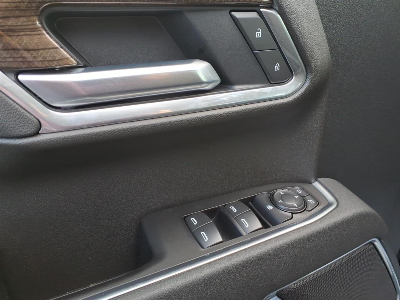 Chevrolet Silverado 1500 4WD Crew Cab 147" LT w/1LT 2026