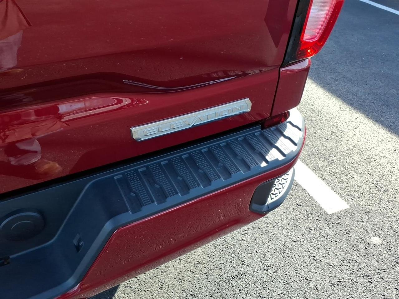 GMC Sierra 1500 4WD Crew Cab 147" Elevation 2020