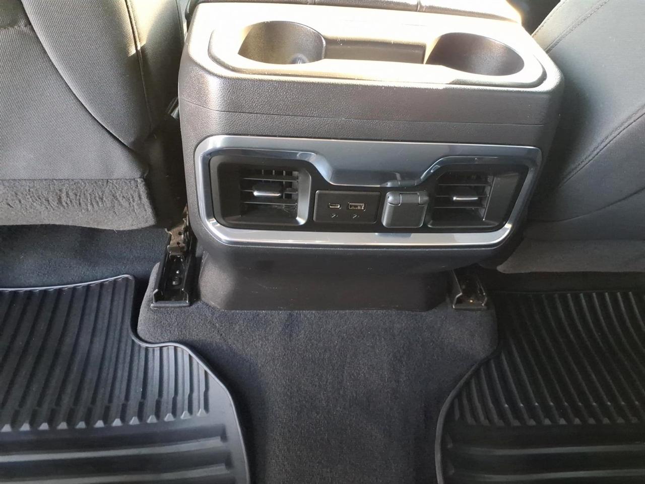 GMC Sierra 1500 4WD Crew Cab 147" Elevation 2020