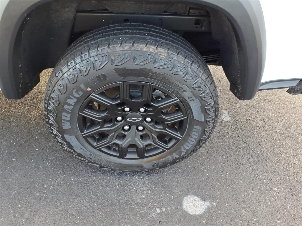 Chevrolet Colorado 4WD Crew Cab Trail Boss 2024