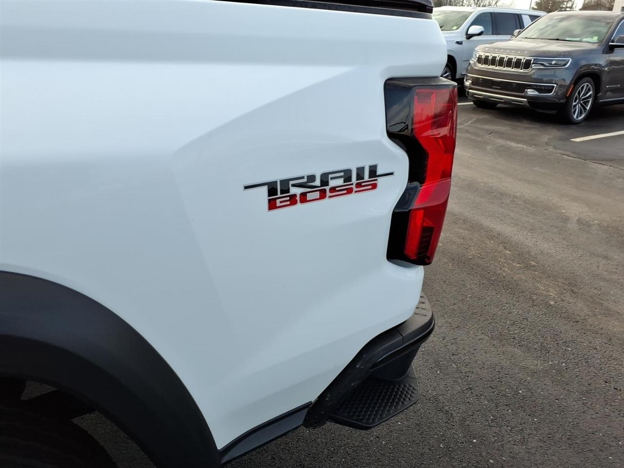 Chevrolet Colorado 4WD Crew Cab Trail Boss 2024