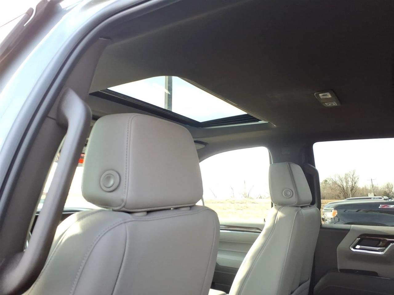 Chevrolet Silverado 1500 4WD Crew Cab 147" LT Trail Boss 2026