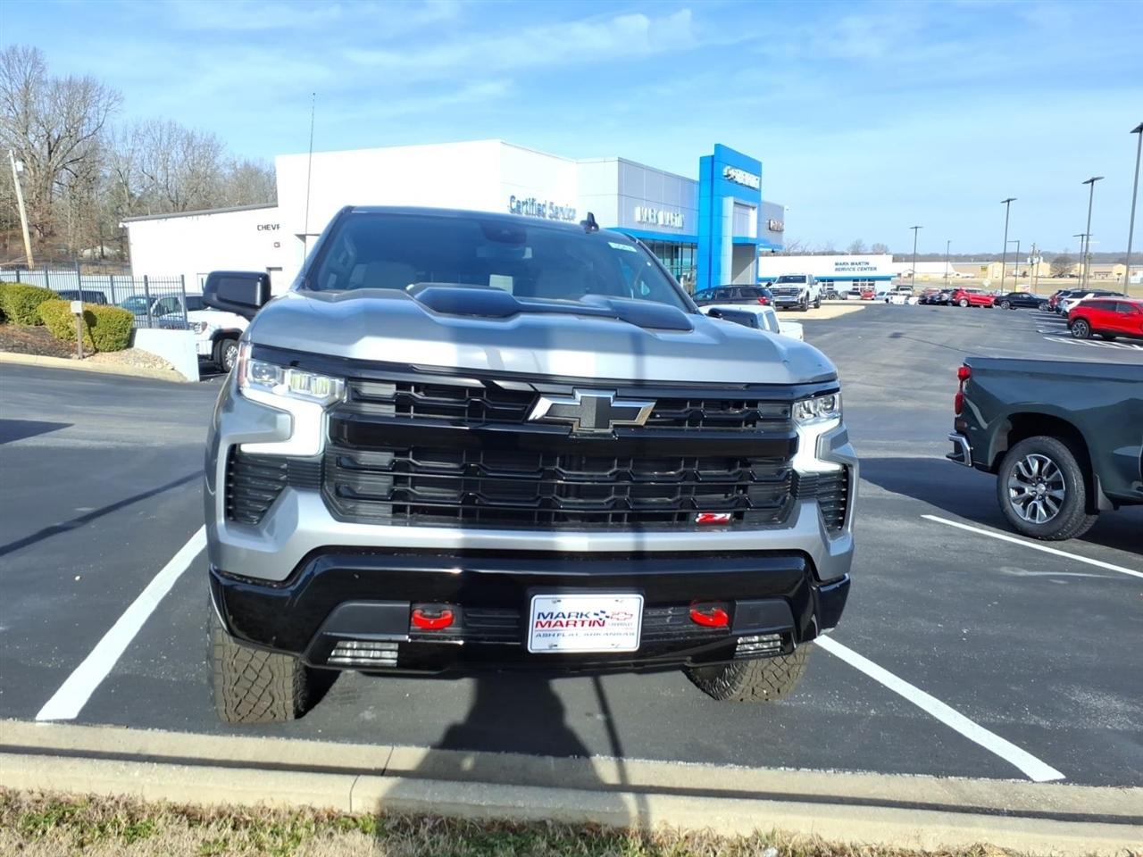 Chevrolet Silverado 1500 4WD Crew Cab 147" LT Trail Boss 2026