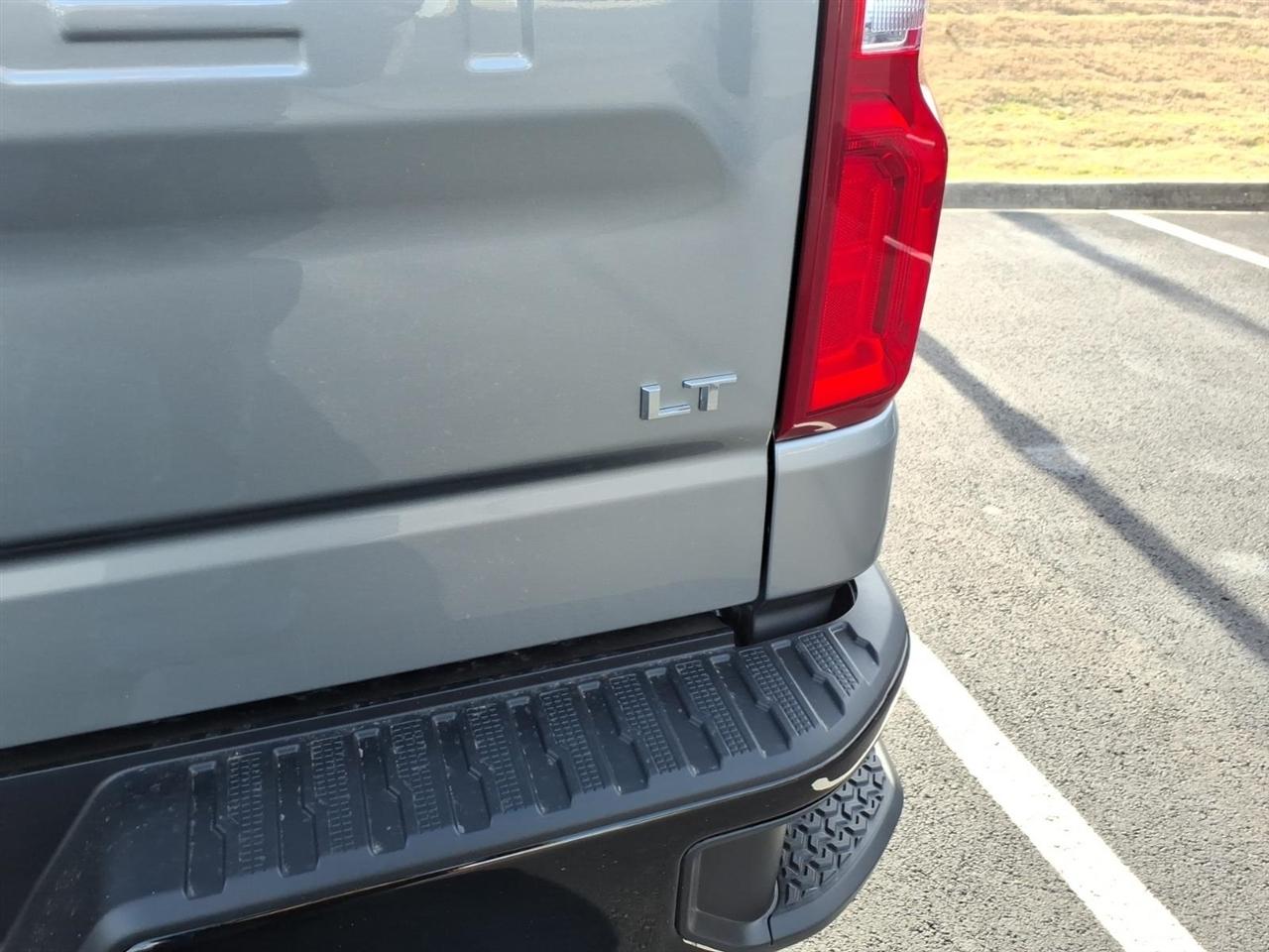 Chevrolet Silverado 1500 4WD Crew Cab 147" LT Trail Boss 2026