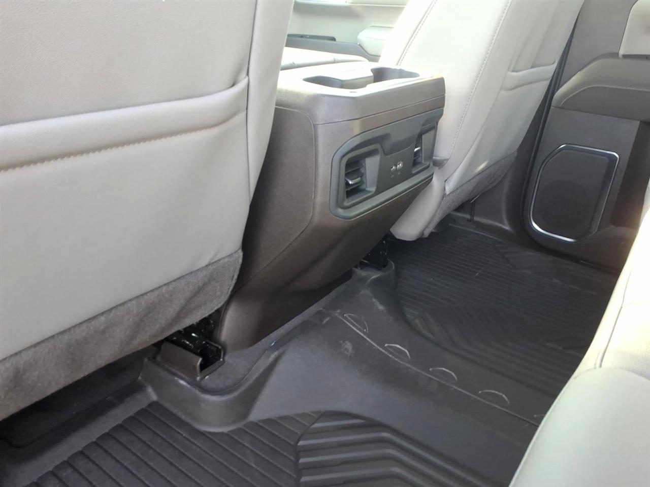 Chevrolet Silverado 1500 4WD Crew Cab 147" LT Trail Boss 2026