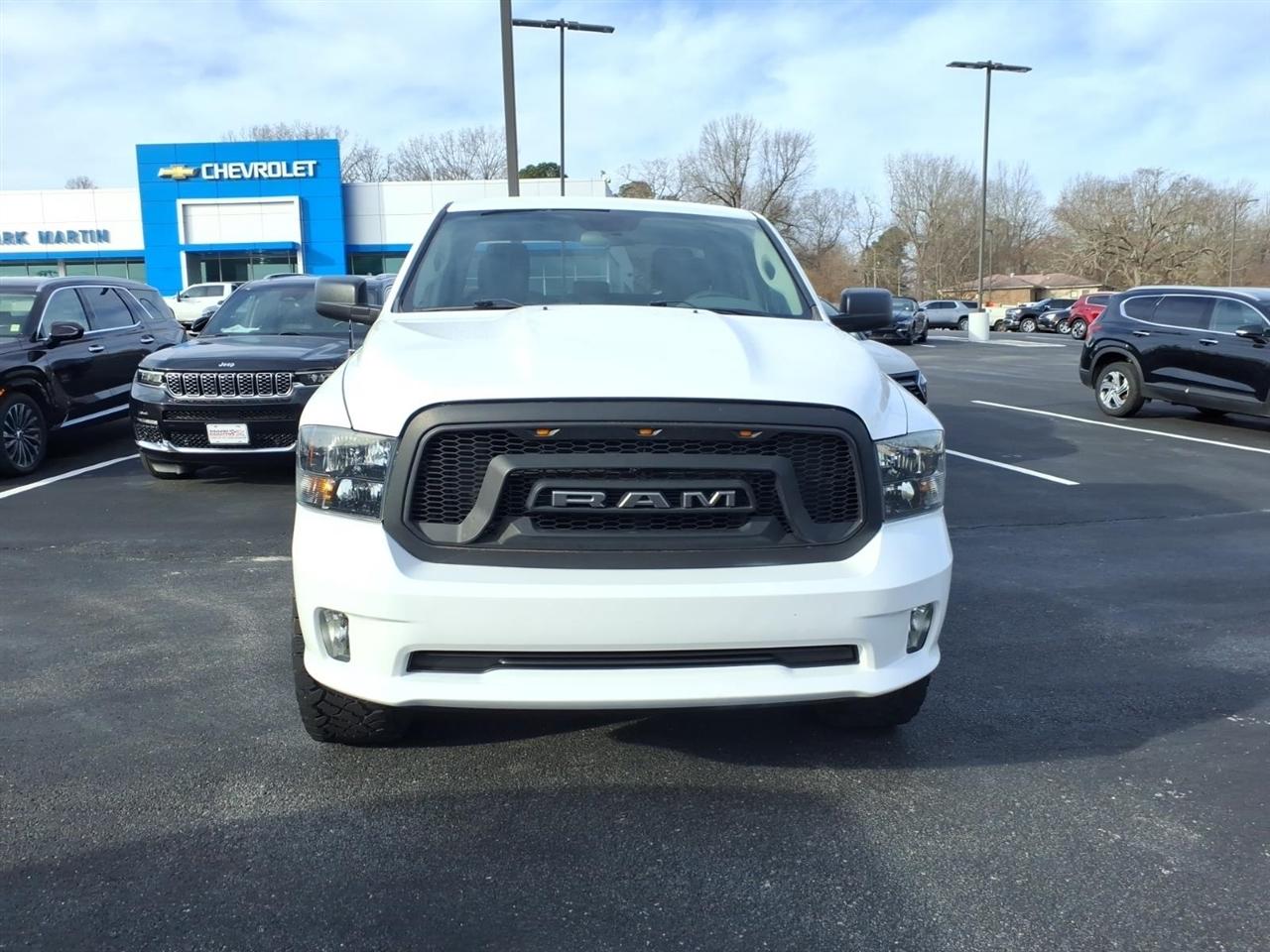 RAM 1500 Classic Express 4x4 Quad Cab 6'4" Box 2019