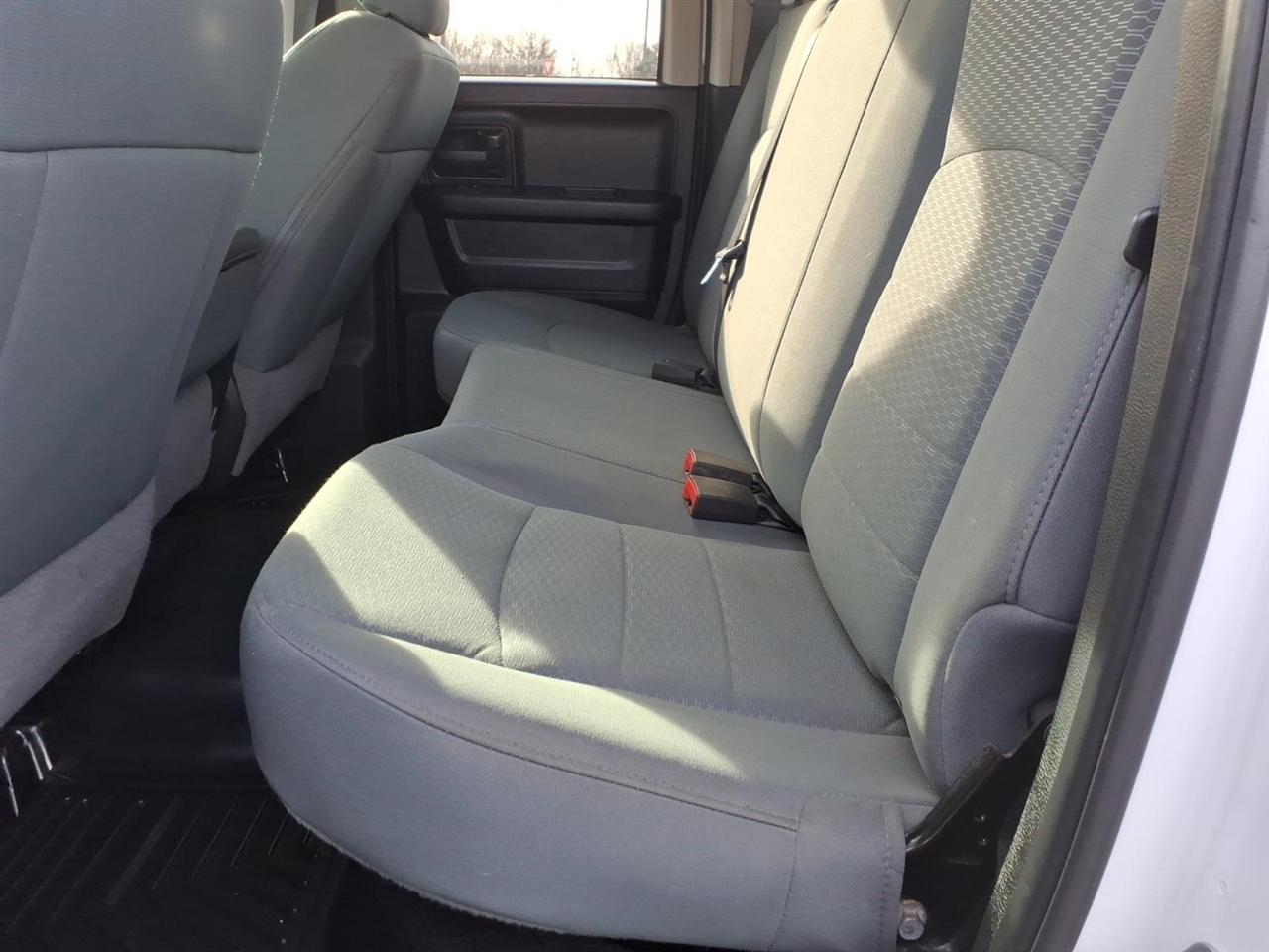 RAM 1500 Classic Express 4x4 Quad Cab 6'4" Box 2019