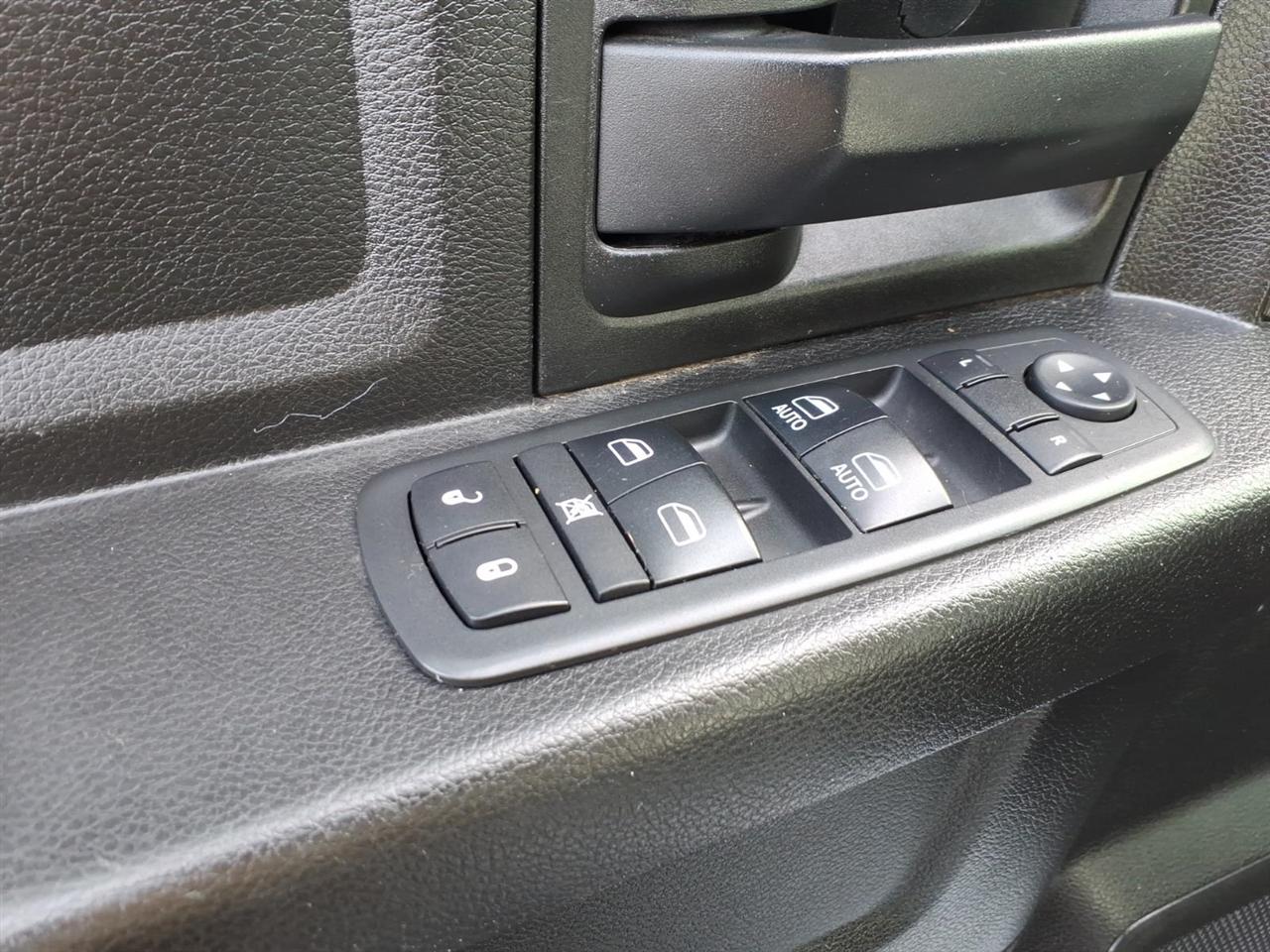 RAM 1500 Classic Express 4x4 Quad Cab 6'4" Box 2019