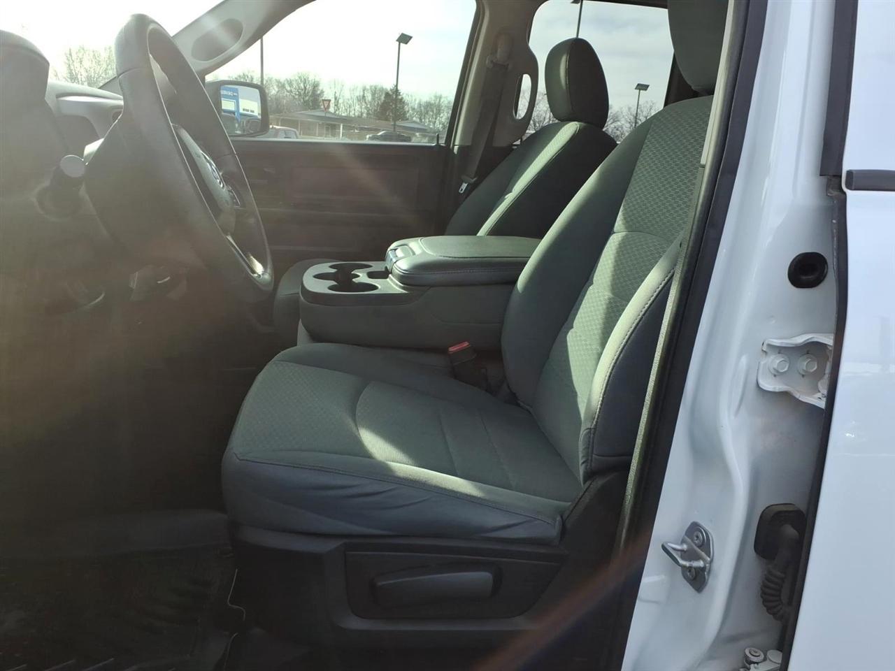 RAM 1500 Classic Express 4x4 Quad Cab 6'4" Box 2019