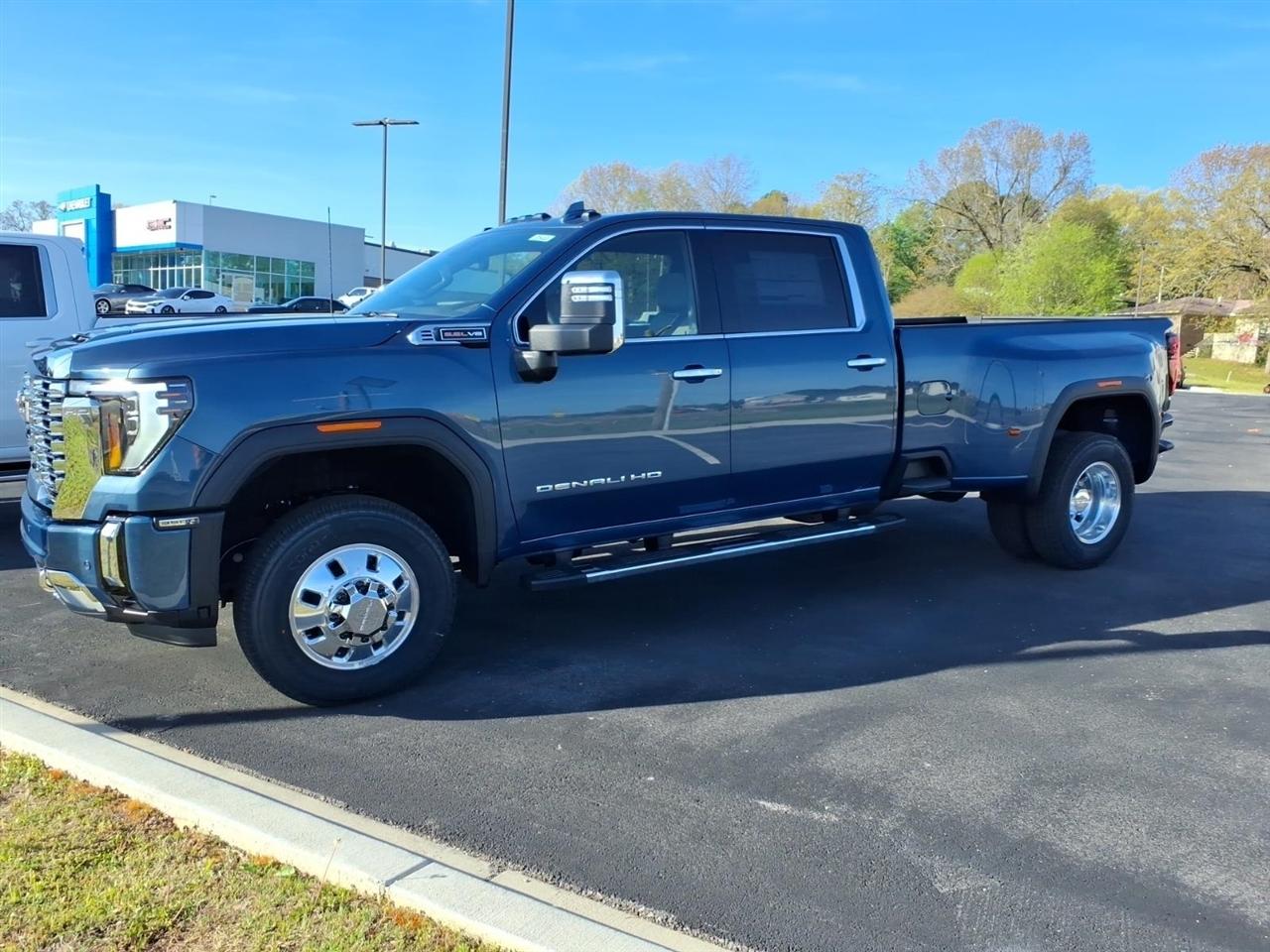 GMC Sierra 3500HD 4WD Crew Cab 159" Denali 2026