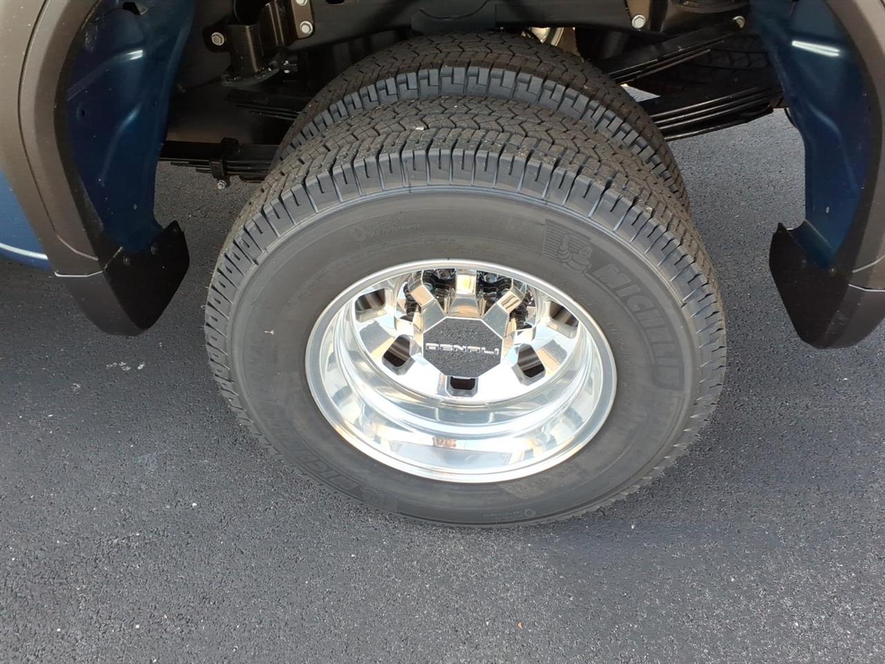 GMC Sierra 3500HD 4WD Crew Cab 159" Denali 2026