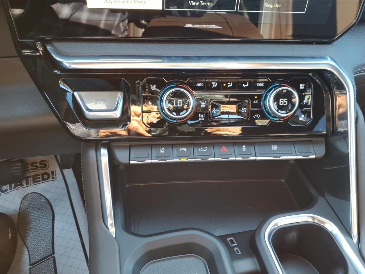 GMC Sierra 3500HD 4WD Crew Cab 159" Denali 2026