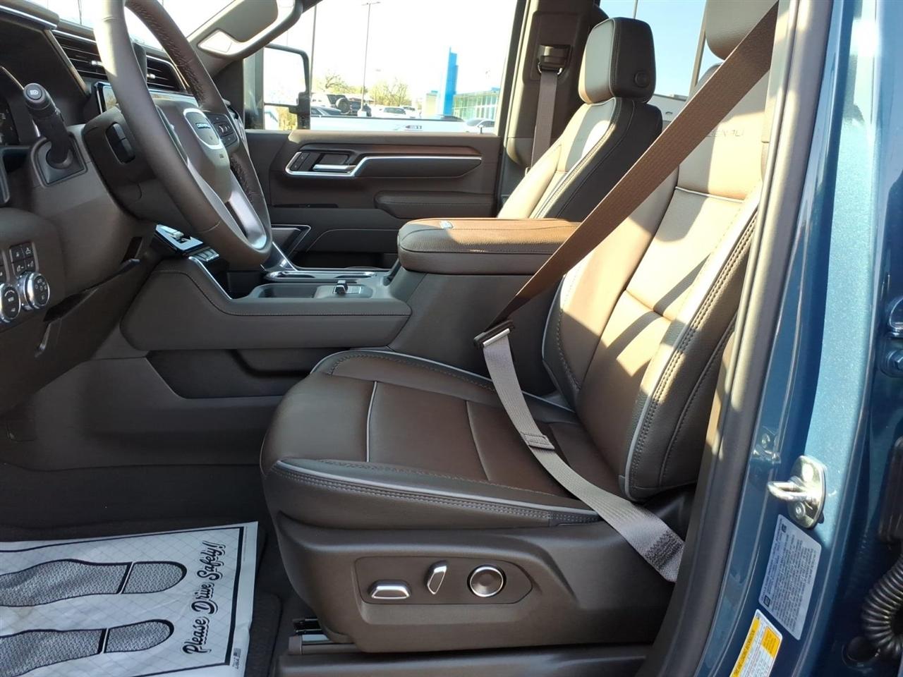 GMC Sierra 3500HD 4WD Crew Cab 159" Denali 2026