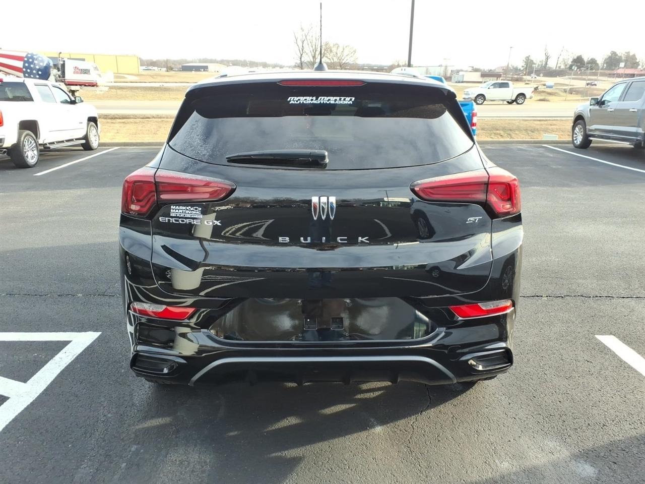 Buick Encore GX FWD 4dr Sport Touring 2024