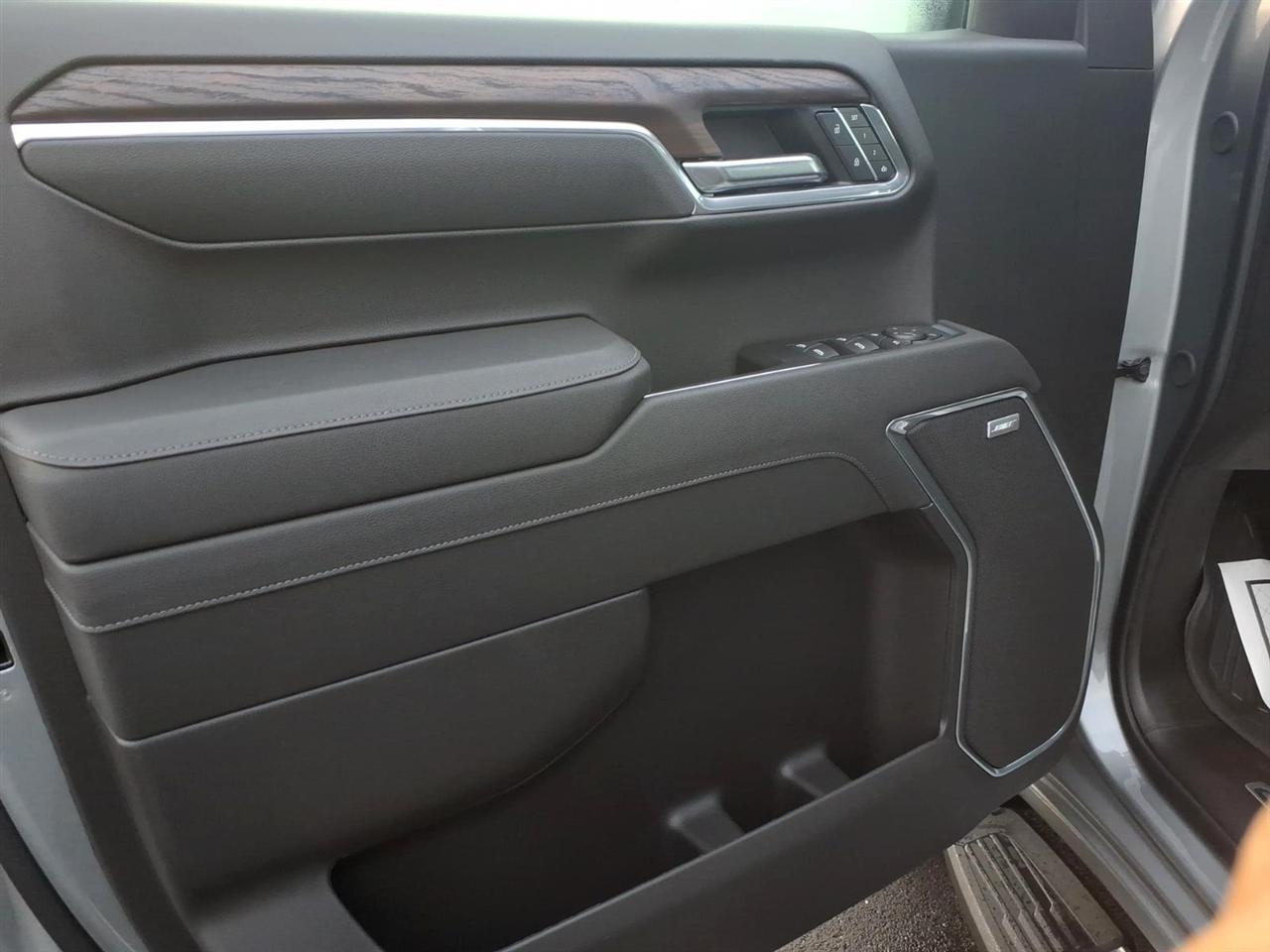 GMC Sierra 1500 4WD Crew Cab 147" SLT 2026