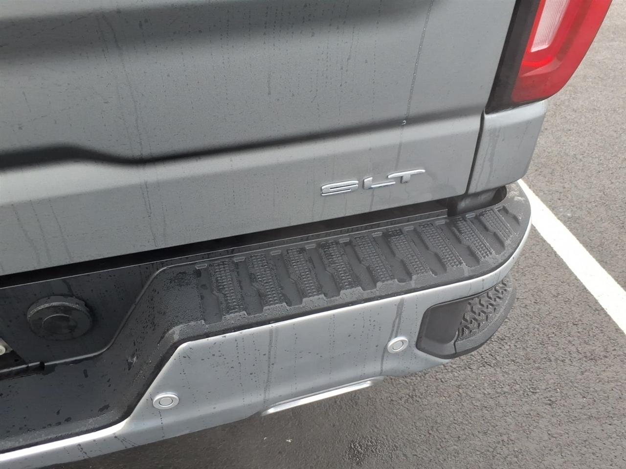 GMC Sierra 1500 4WD Crew Cab 147" SLT 2026