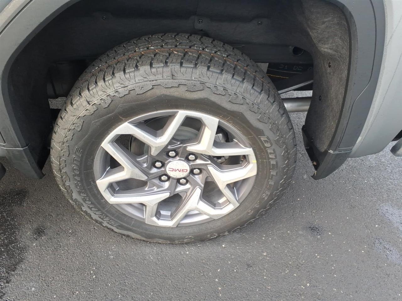 GMC Sierra 1500 4WD Crew Cab 147" SLT 2026