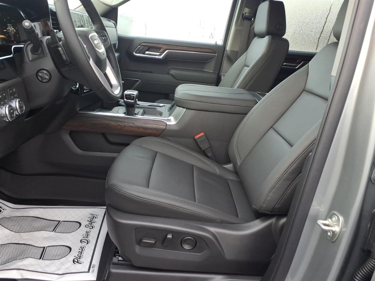 GMC Sierra 1500 4WD Crew Cab 147" SLT 2026