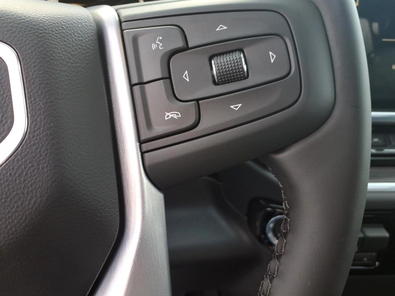 GMC Sierra 1500 4WD Crew Cab 147" SLT 2026