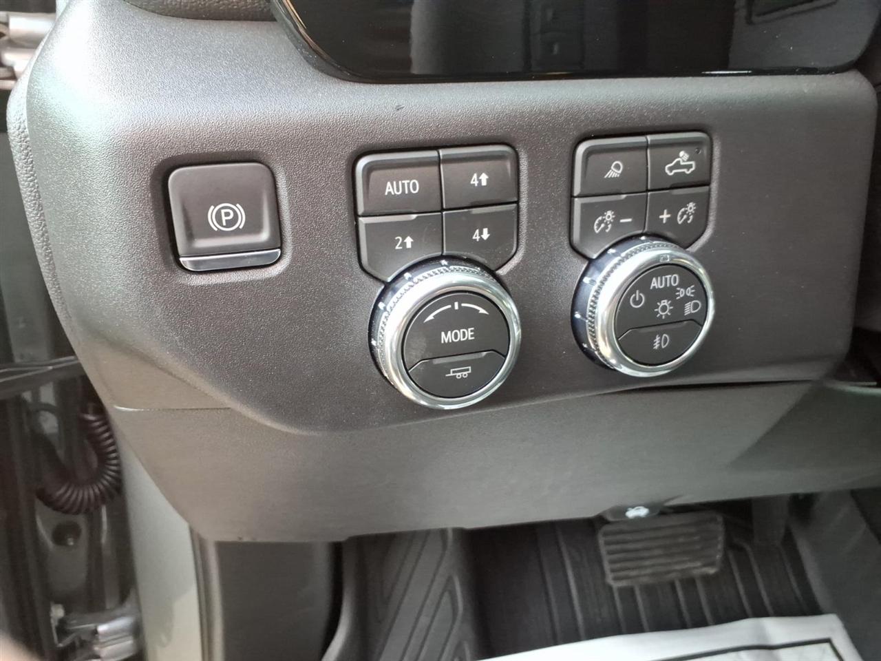 GMC Sierra 1500 4WD Crew Cab 147" SLT 2026