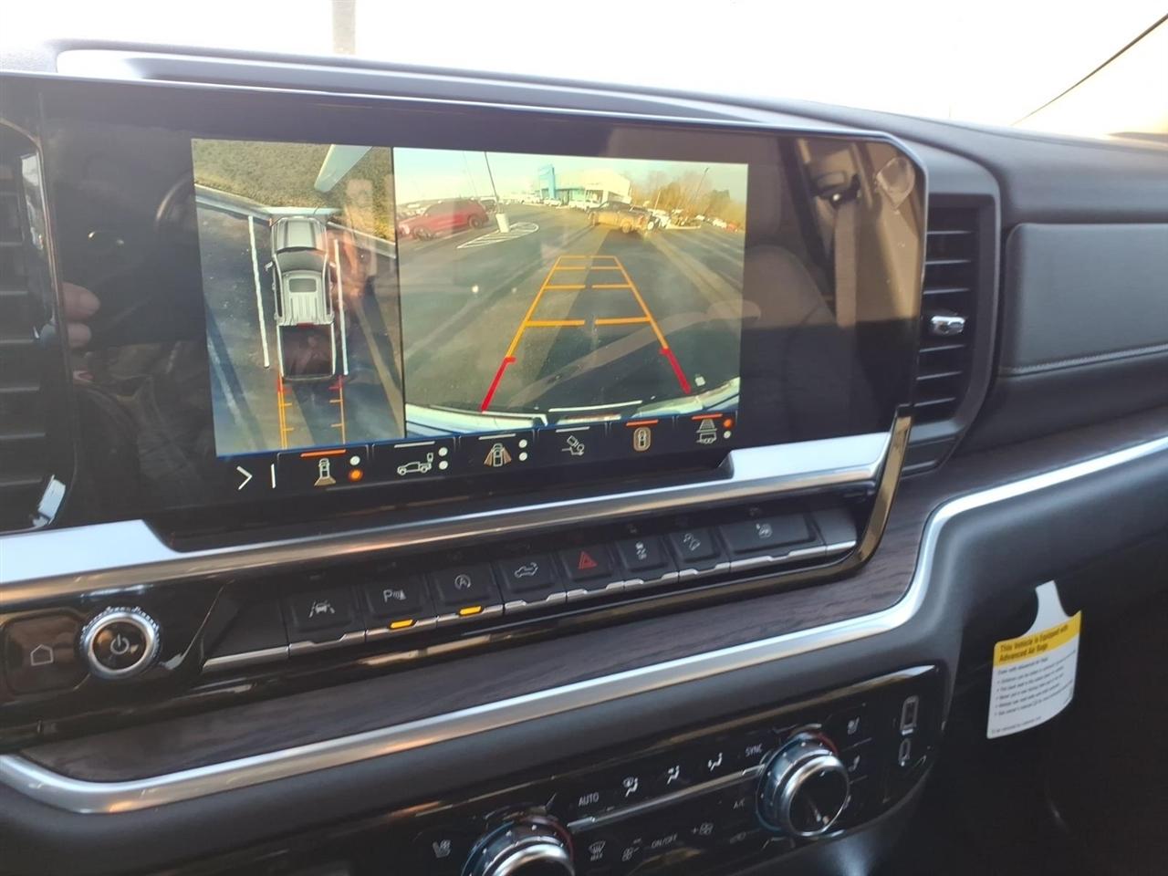 GMC Sierra 1500 4WD Crew Cab 147" SLT 2026