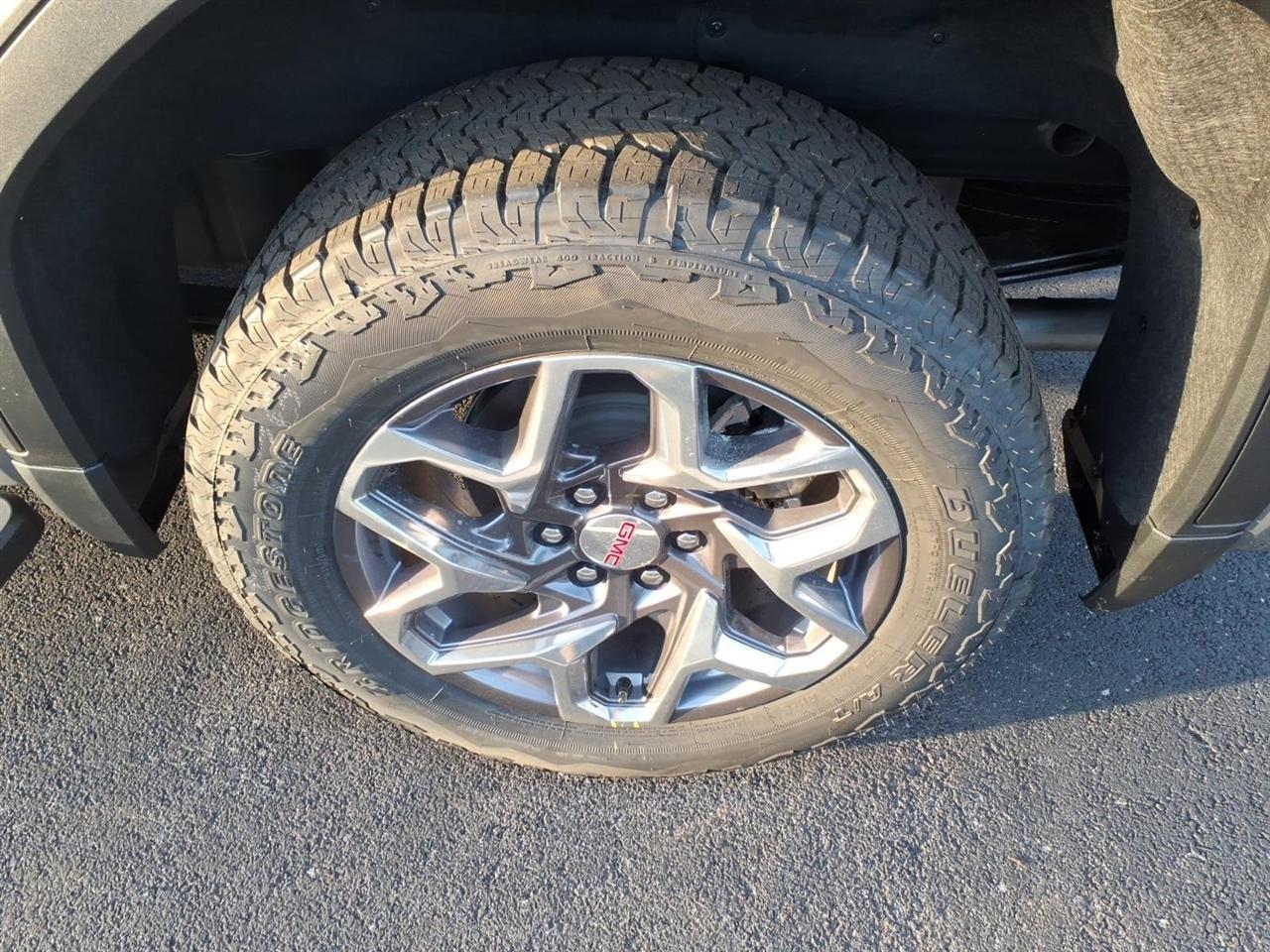 GMC Sierra 1500 4WD Crew Cab 147" SLT 2026