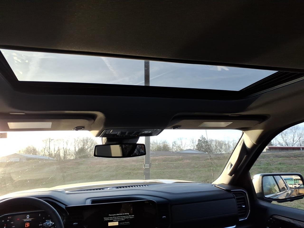 GMC Sierra 1500 4WD Crew Cab 147" SLT 2026