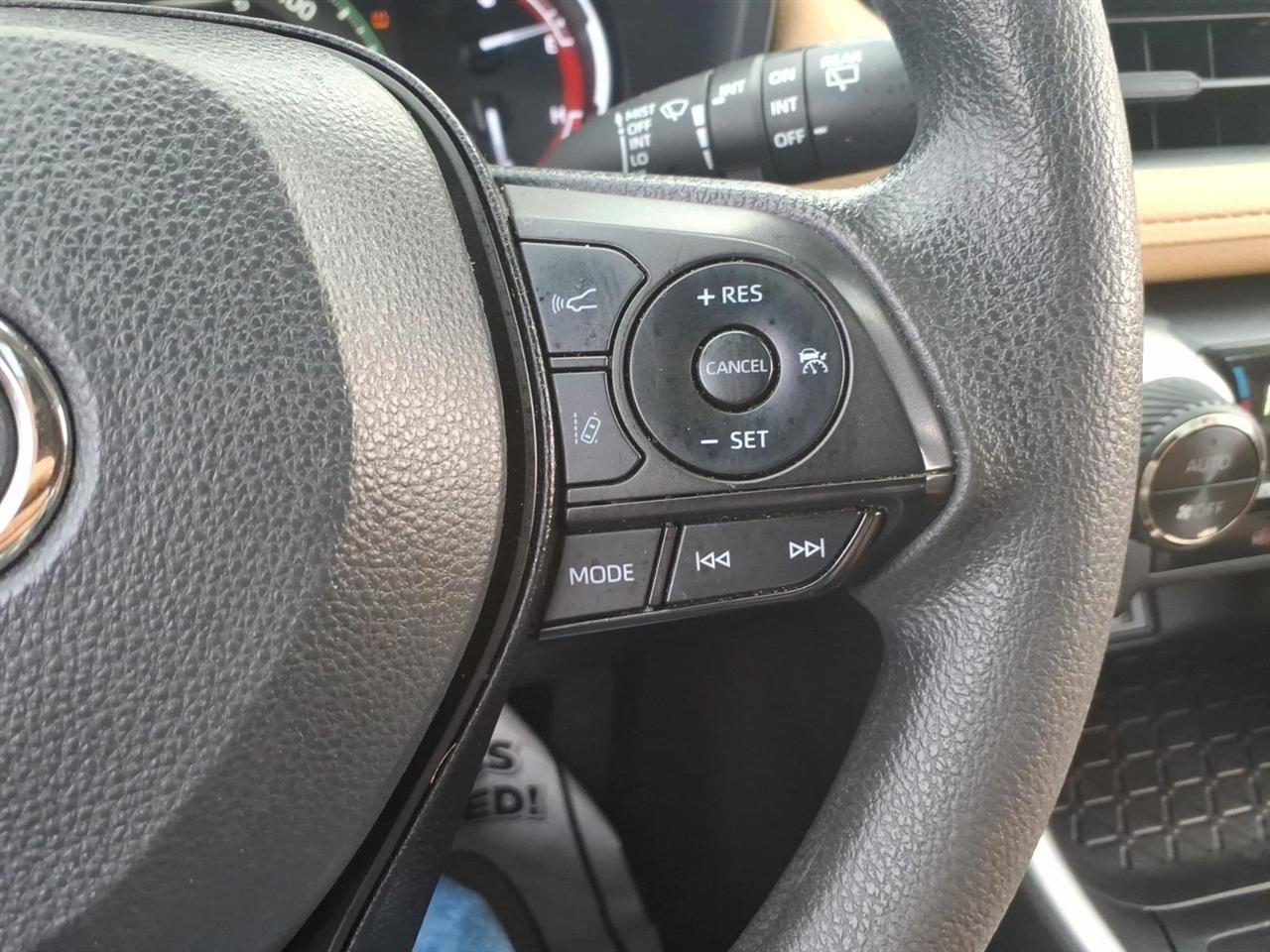 Toyota RAV4 XLE FWD (Natl) 2024