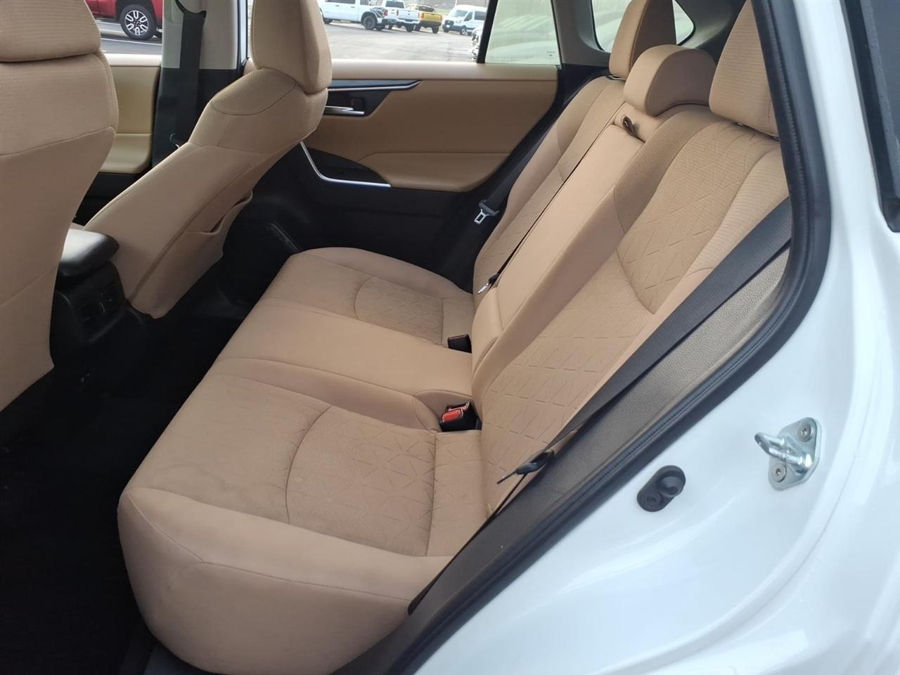 Toyota RAV4 XLE FWD (Natl) 2024