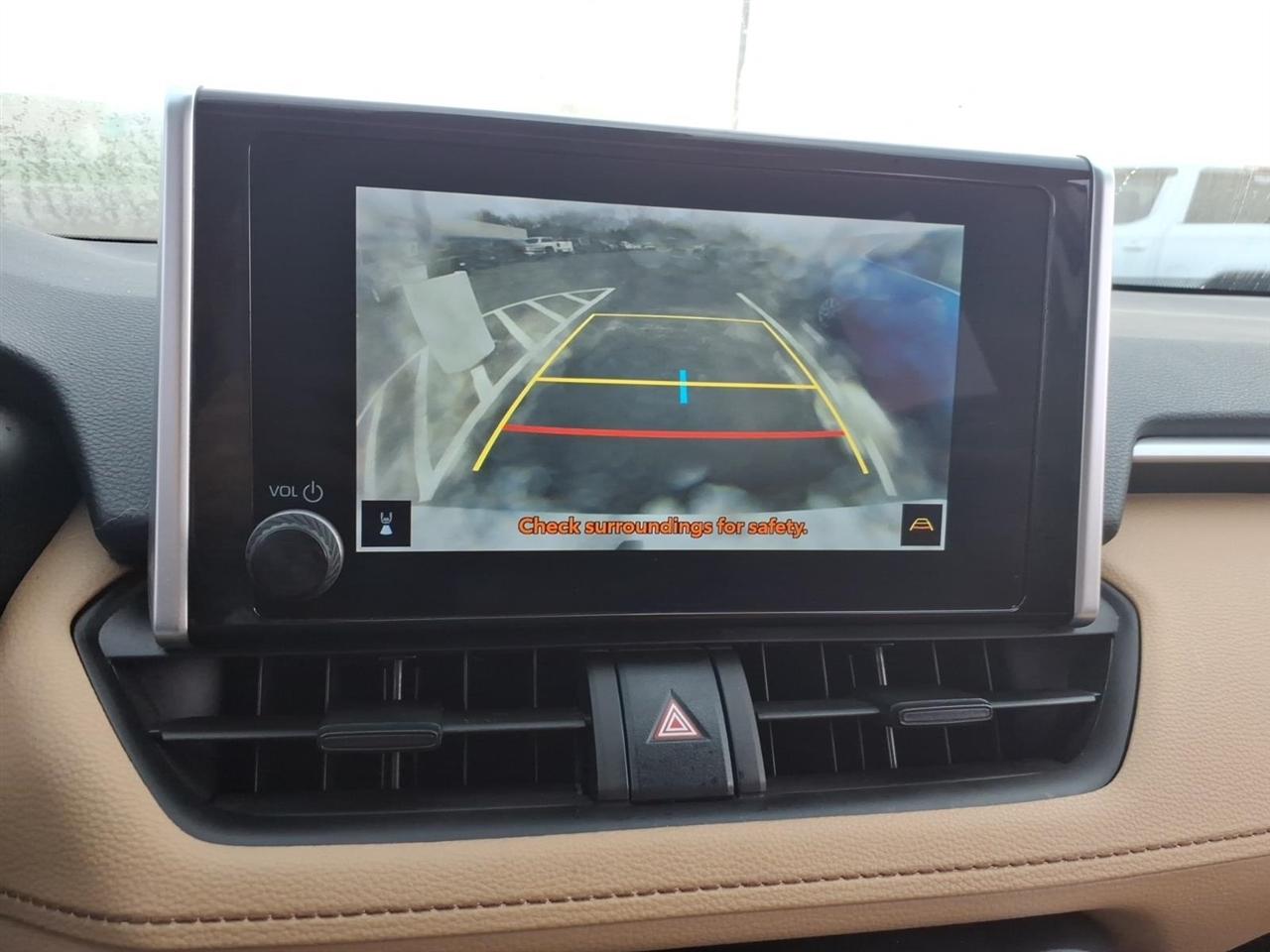 Toyota RAV4 XLE FWD (Natl) 2024