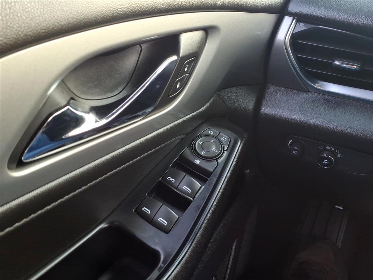 Chevrolet Traverse FWD 4dr LT Cloth w/1LT 2023