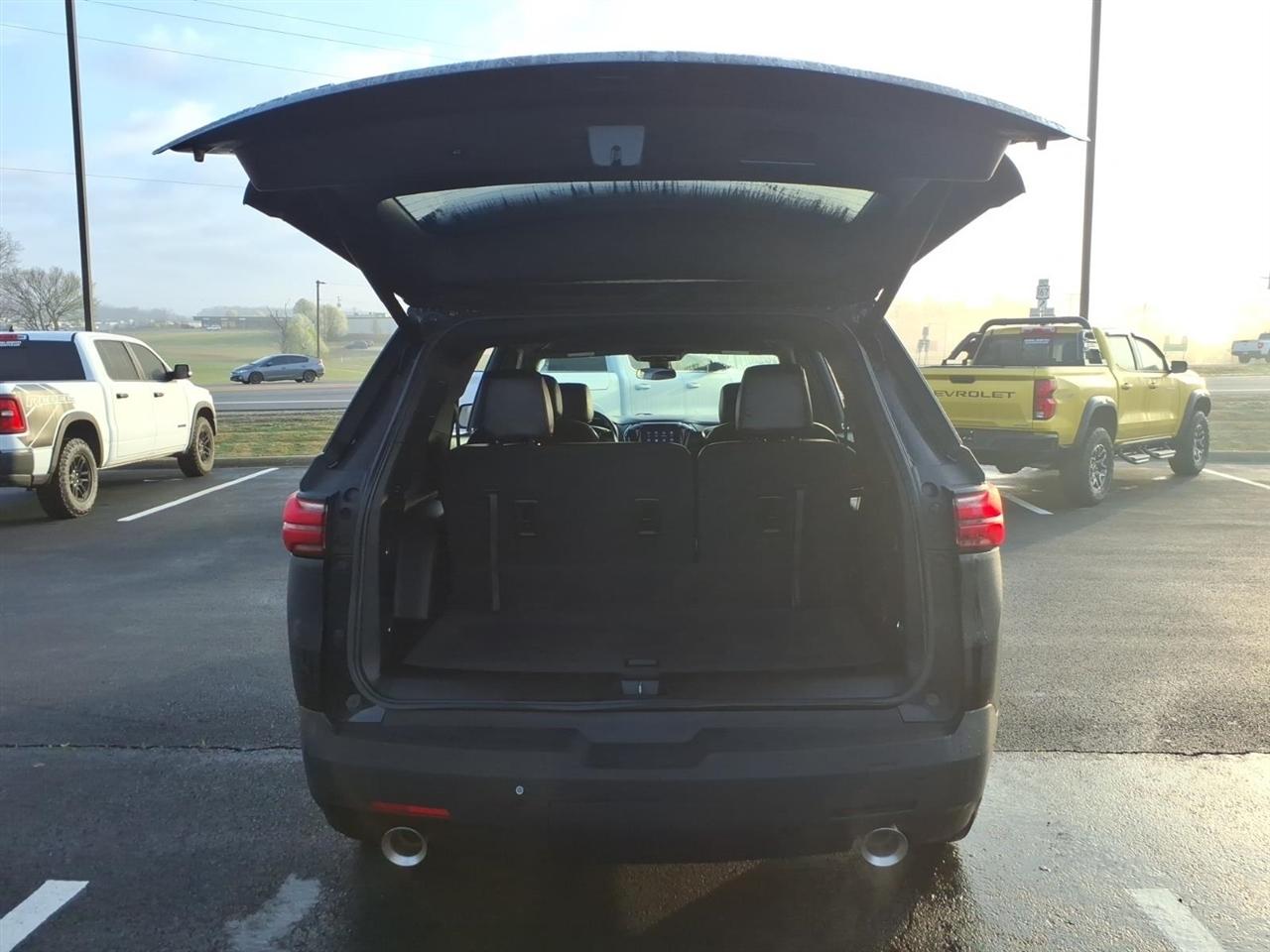 Chevrolet Traverse FWD 4dr LT Cloth w/1LT 2023