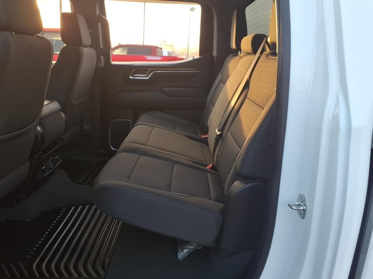 GMC Sierra 1500 2WD Crew Cab 147" SLE 2022