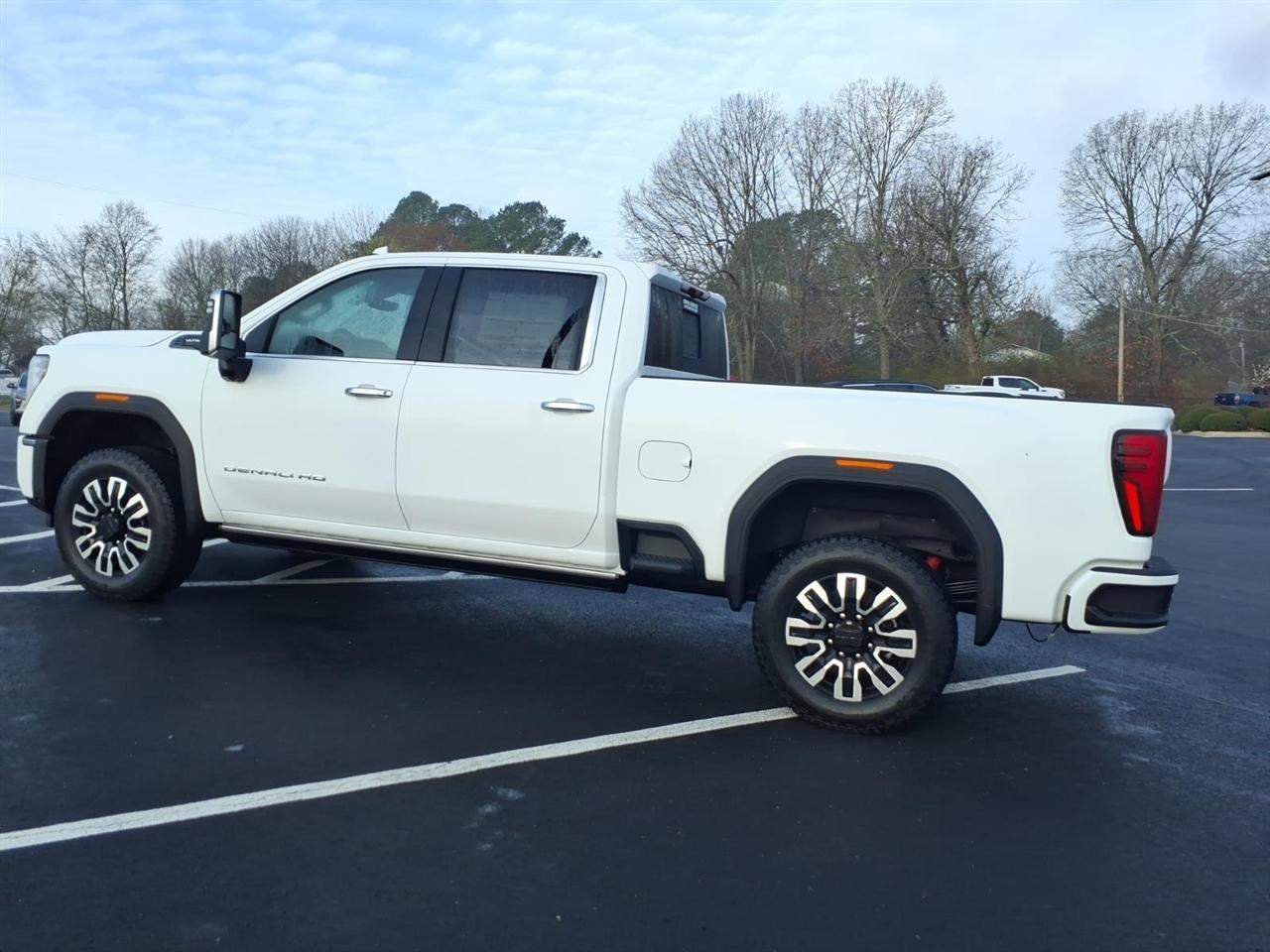 GMC Sierra 2500HD 4WD Crew Cab 159" Denali Ultimate 2026