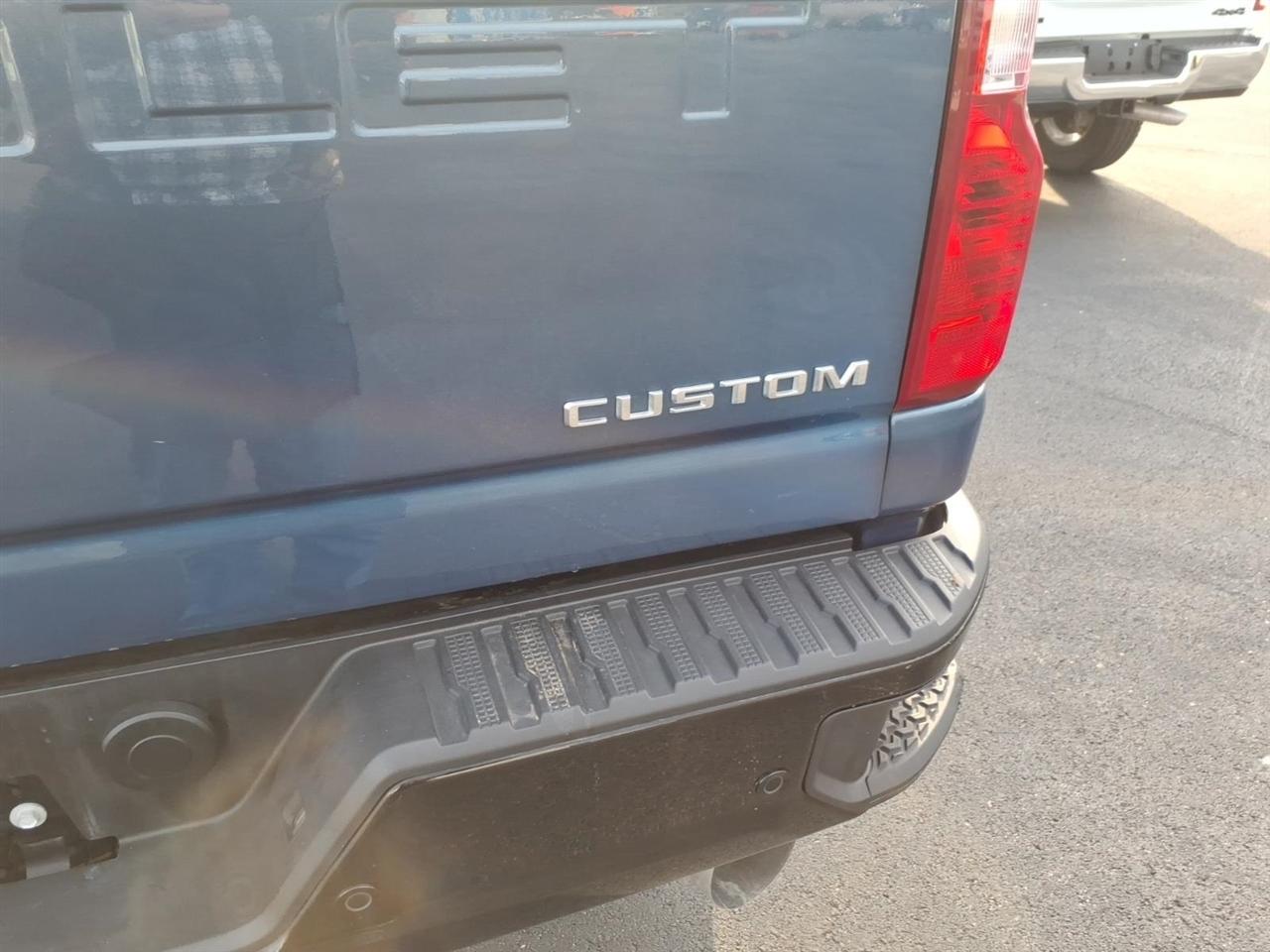 Chevrolet Silverado 2500HD 4WD Crew Cab 159" Custom 2025