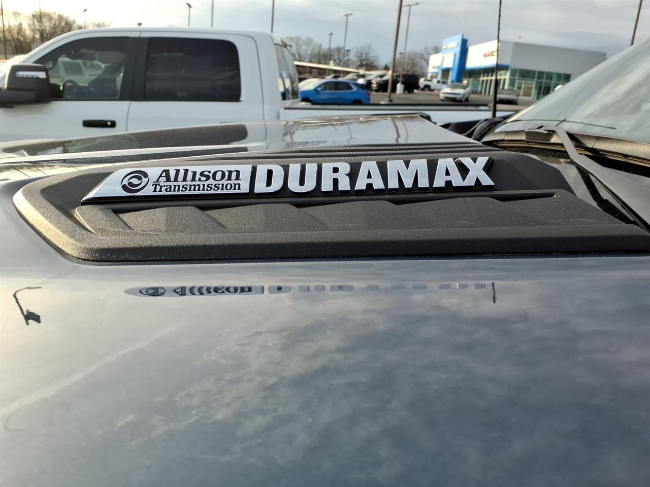 Chevrolet Silverado 2500HD 4WD Crew Cab 159" Custom 2025