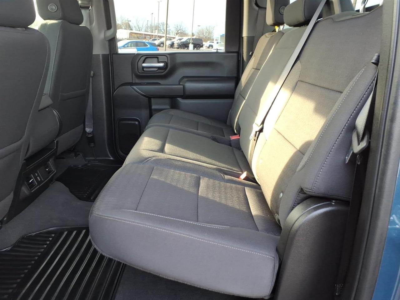 Chevrolet Silverado 2500HD 4WD Crew Cab 159" Custom 2025